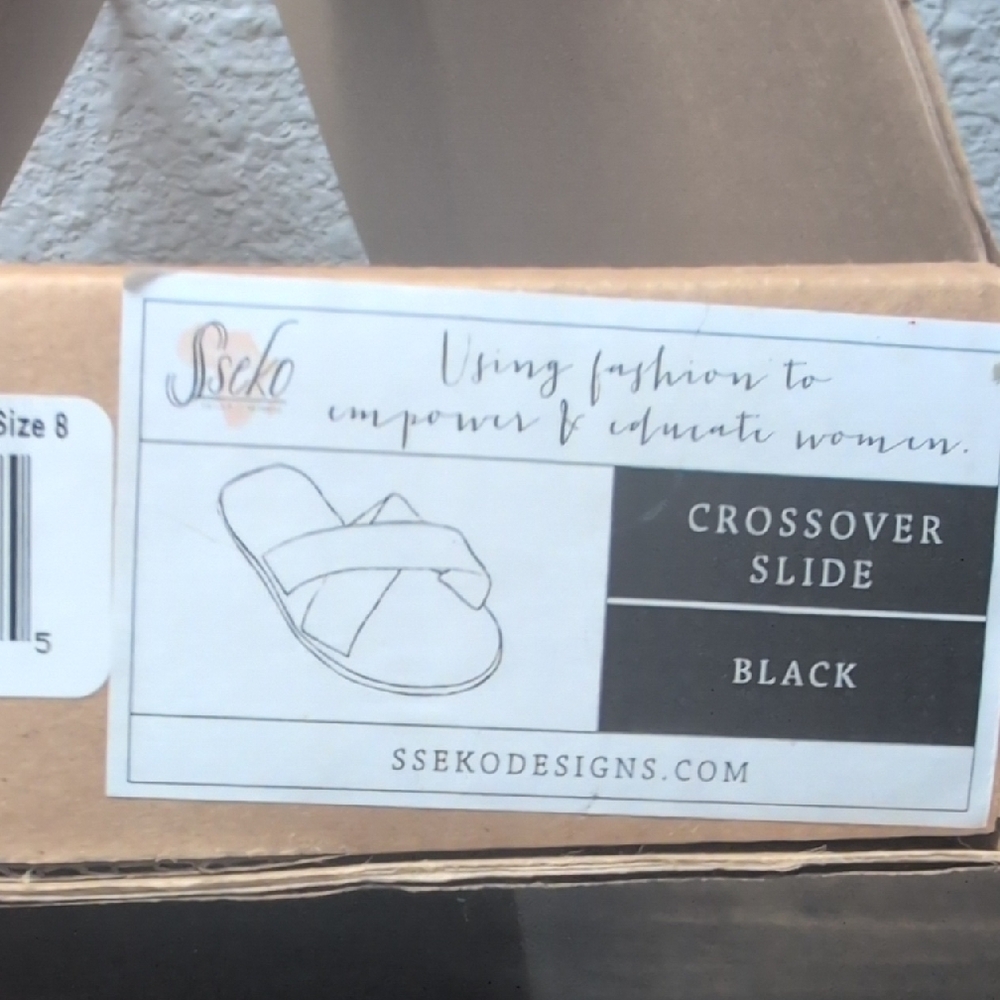 Sseko Designs Black Crossover Leather Slide Sandals Size 8 New In Box - Picture 8 of 10